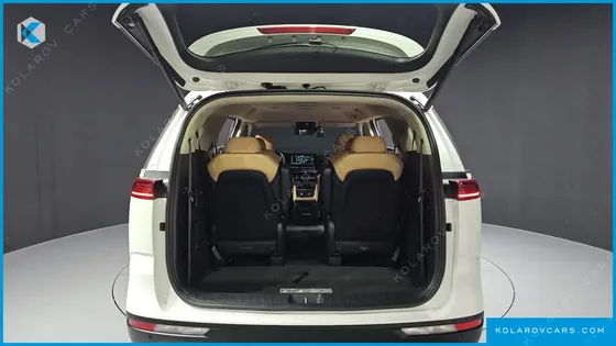 KIA CARNIVAL GASOLINE 9-SEATER SIGNATURE