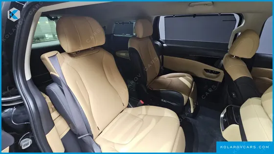 KIA CARNIVAL GASOLINE 7-SEATER NOBLESSE