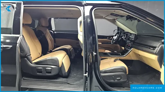 KIA CARNIVAL GASOLINE 7-SEATER NOBLESSE