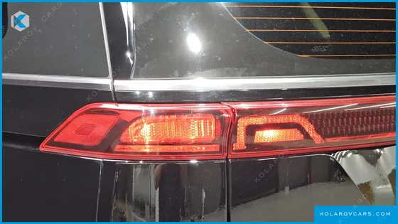 KIA CARNIVAL GASOLINE 7-SEATER NOBLESSE