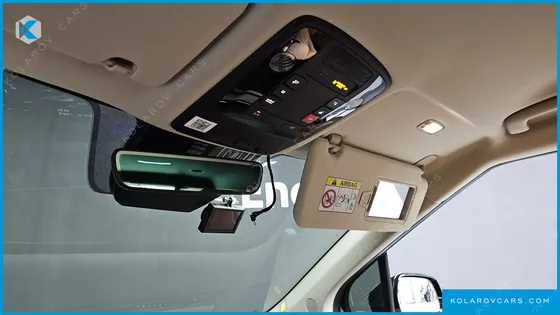 KIA CARNIVAL GASOLINE 7-SEATER NOBLESSE