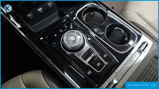 KIA CARNIVAL DIESEL 9-SEATER HI-LIMOUSINE