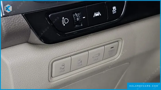 KIA CARNIVAL DIESEL 9-SEATER HI-LIMOUSINE