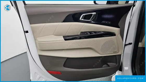 KIA CARNIVAL DIESEL 9-SEATER HI-LIMOUSINE