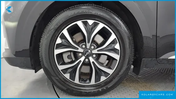 KIA CARNIVAL GASOLINE 11-SEATER NOBLESSE