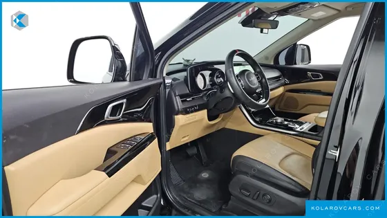 KIA CARNIVAL GASOLINE 11-SEATER NOBLESSE