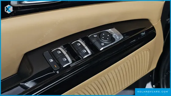 KIA CARNIVAL GASOLINE 11-SEATER NOBLESSE