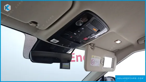 KIA CARNIVAL GASOLINE 11-SEATER NOBLESSE