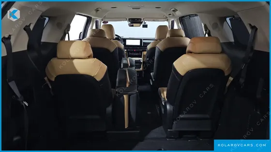 KIA CARNIVAL GASOLINE 11-SEATER NOBLESSE