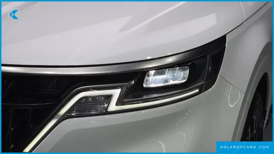 KIA CARNIVAL DIESEL 9-SEATER SIGNATURE