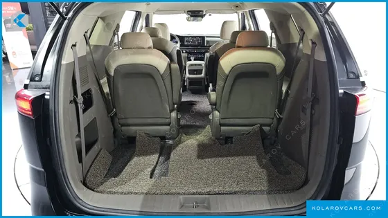 KIA CARNIVAL DIESEL 9-SEATER PRESTIGE