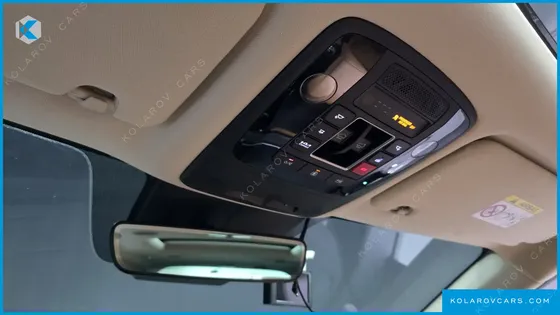 KIA CARNIVAL GASOLINE 7-SEATER SIGNATURE