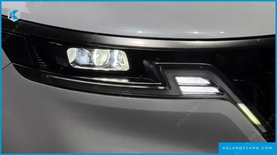 KIA CARNIVAL GASOLINE 7-SEATER SIGNATURE