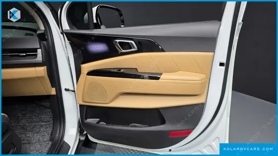 KIA CARNIVAL GASOLINE 7-SEATER SIGNATURE