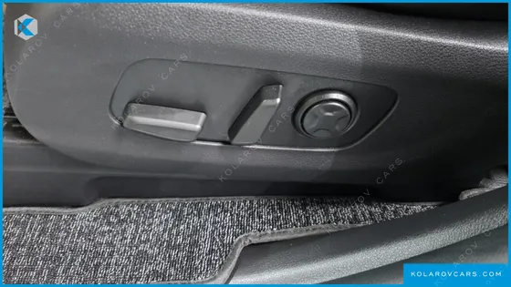 KIA CARNIVAL GASOLINE 7-SEATER SIGNATURE
