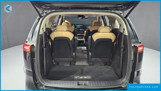 KIA CARNIVAL DIESEL 9-SEATER NOBLESSE