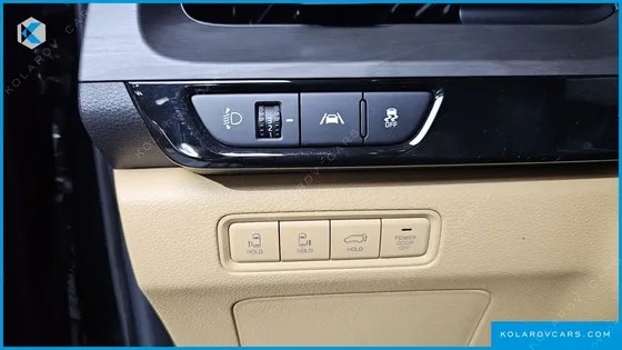 KIA CARNIVAL DIESEL 9-SEATER NOBLESSE