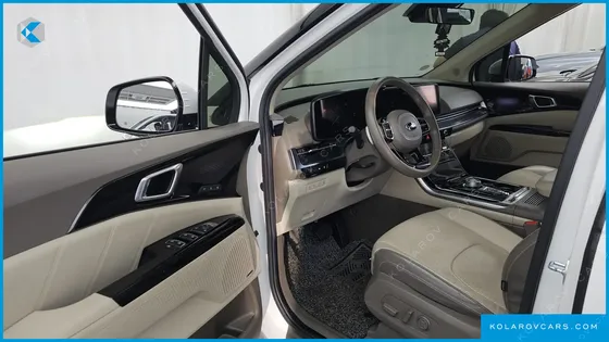 KIA CARNIVAL GASOLINE 7-SEATER HI-LIMOUSINE