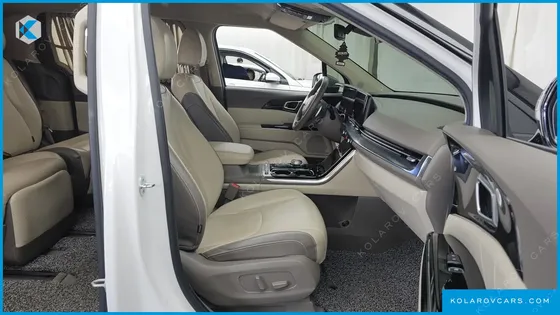 KIA CARNIVAL GASOLINE 7-SEATER HI-LIMOUSINE