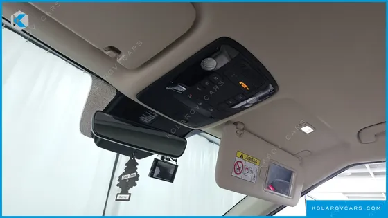 KIA CARNIVAL GASOLINE 7-SEATER HI-LIMOUSINE