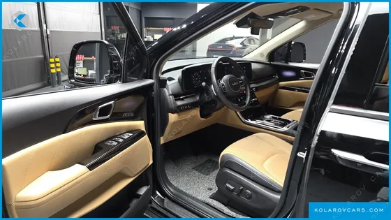 KIA CARNIVAL GASOLINE 11-SEATER SIGNATURE