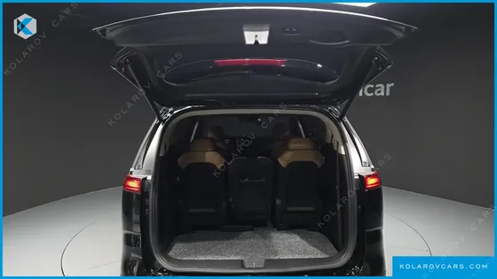 KIA CARNIVAL GASOLINE 11-SEATER SIGNATURE