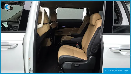 KIA CARNIVAL GASOLINE 9-SEATER SIGNATURE