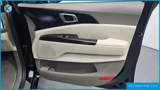 KIA CARNIVAL DIESEL 9-SEATER HI-LIMOUSINE