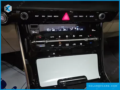 KIA CARNIVAL DIESEL 7-SEATER SIGNATURE