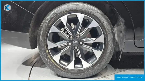 KIA CARNIVAL DIESEL 9-SEATER NOBLESSE