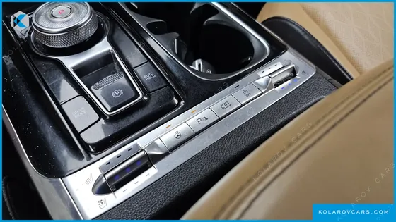 KIA CARNIVAL DIESEL 9-SEATER NOBLESSE