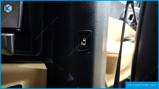 KIA CARNIVAL DIESEL 9-SEATER NOBLESSE