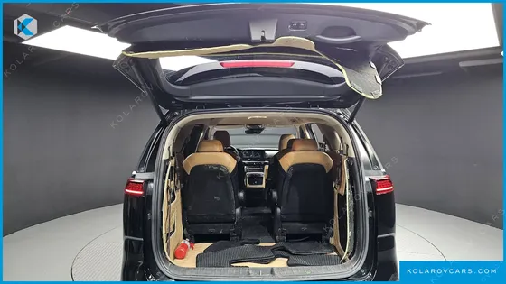KIA CARNIVAL DIESEL 9-SEATER NOBLESSE
