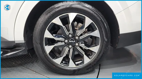 KIA CARNIVAL GASOLINE 7-SEATER NOBLESSE