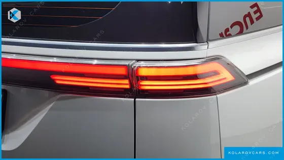 KIA CARNIVAL GASOLINE 7-SEATER NOBLESSE