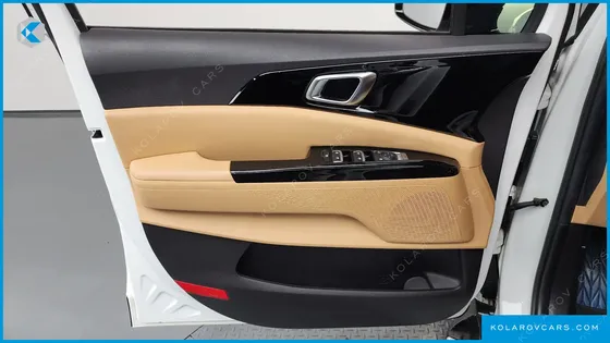 KIA CARNIVAL GASOLINE 7-SEATER NOBLESSE