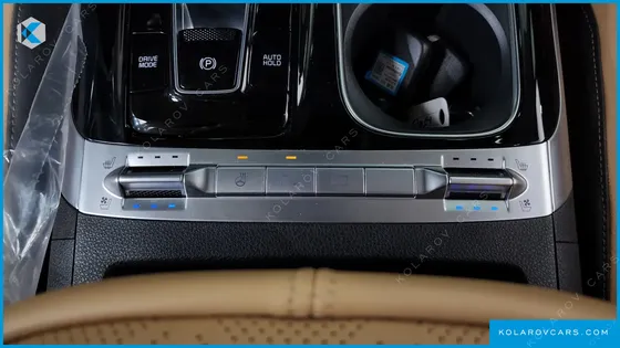 KIA CARNIVAL GASOLINE 7-SEATER NOBLESSE
