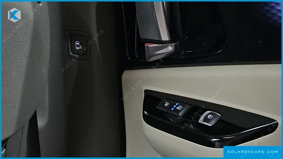 KIA CARNIVAL GASOLINE 9-SEATER HI-LIMOUSINE