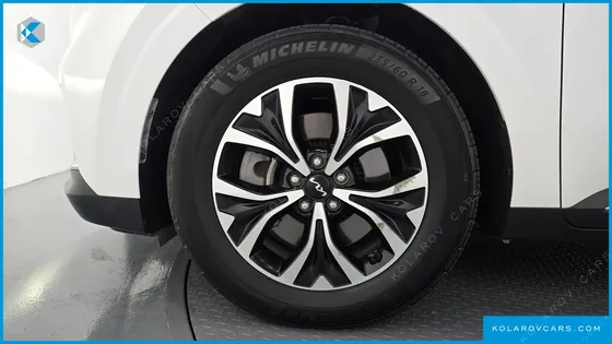 KIA CARNIVAL DIESEL 9-SEATER NOBLESSE