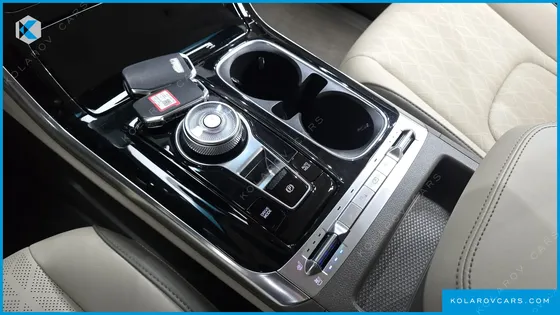 KIA CARNIVAL DIESEL 9-SEATER NOBLESSE
