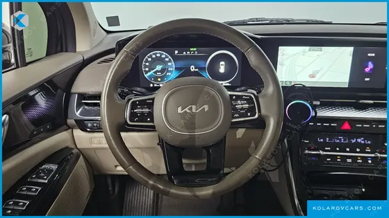 KIA CARNIVAL GASOLINE 4-SEATER HI-LIMOUSINE