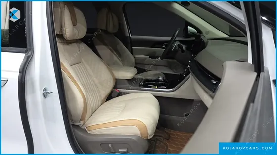 KIA CARNIVAL GASOLINE 7-SEATER HI-LIMOUSINE