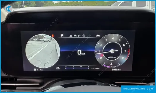 KIA CARNIVAL GASOLINE 7-SEATER SIGNATURE