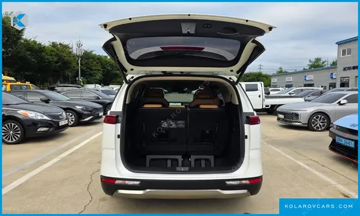 KIA CARNIVAL GASOLINE 7-SEATER SIGNATURE