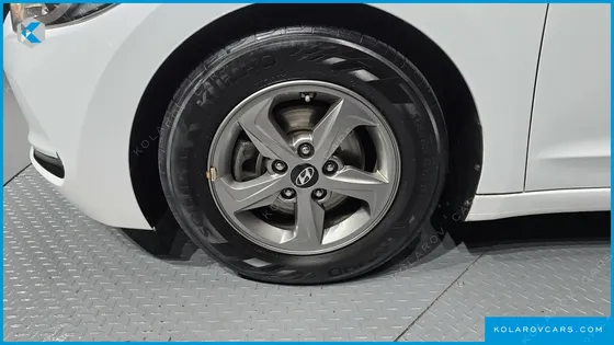HYUNDAI ELANTRA (AVANTE) 1.6 GDI SMART