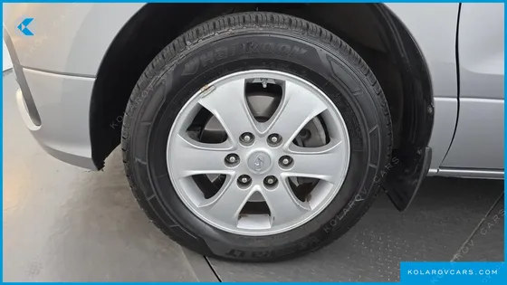 HYUNDAI STAREX 4WD WAGON 12-SEATER