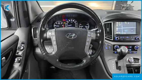 HYUNDAI STAREX 4WD WAGON 12-SEATER