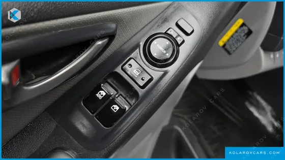 HYUNDAI STAREX 4WD WAGON 12-SEATER