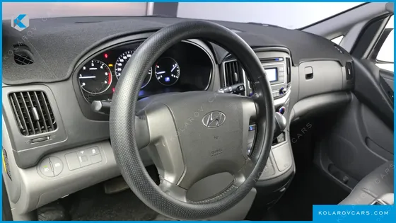 HYUNDAI STAREX VAN 3-SEATER