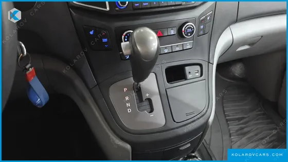 HYUNDAI STAREX WAGON 12-SEATER
